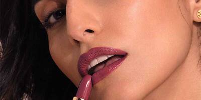 Apply lipstick in your routine