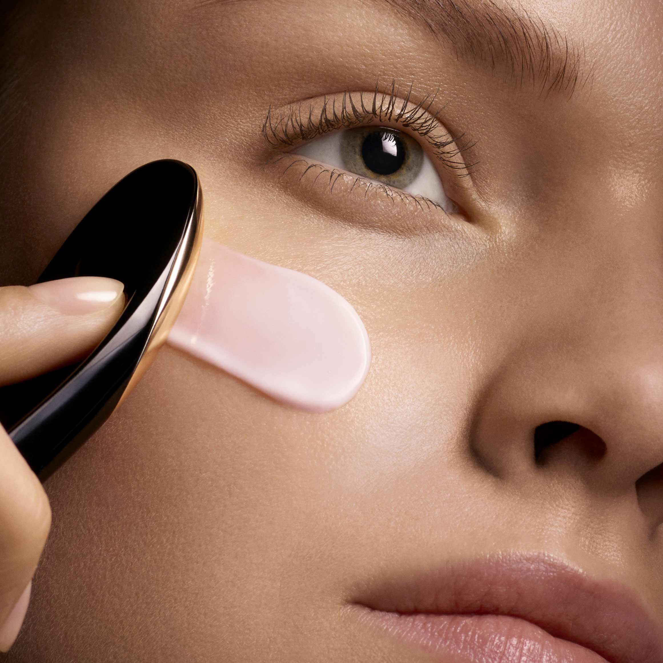 The Experience of Absolue L'Extrait | Lancôme Australia